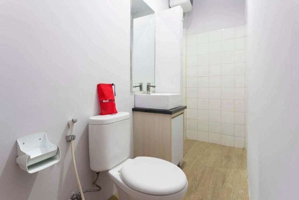 Джакарта: RedDoorz Plus near Cilandak Town Square 2