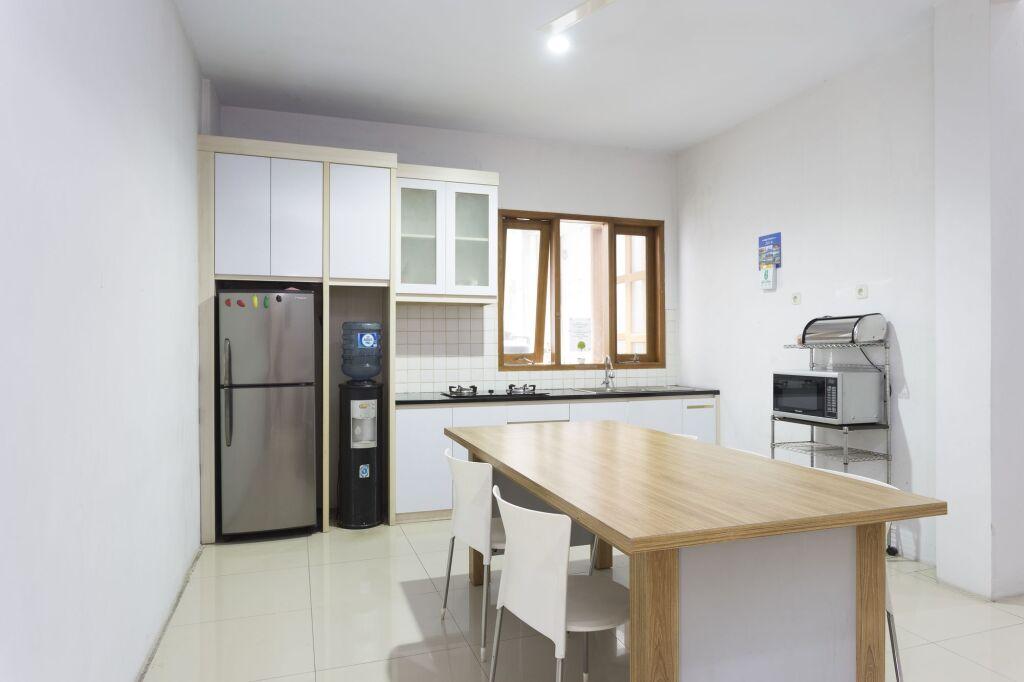 Джакарта: RedDoorz Plus near Cilandak Town Square 2