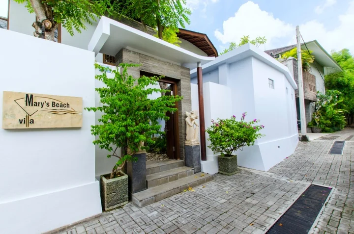Чангу: Wonderful 4BR villa 50 meters to the beach Canggu