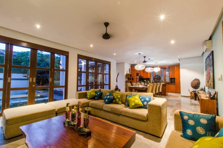 Чангу: Wonderful 4BR villa 50 meters to the beach Canggu