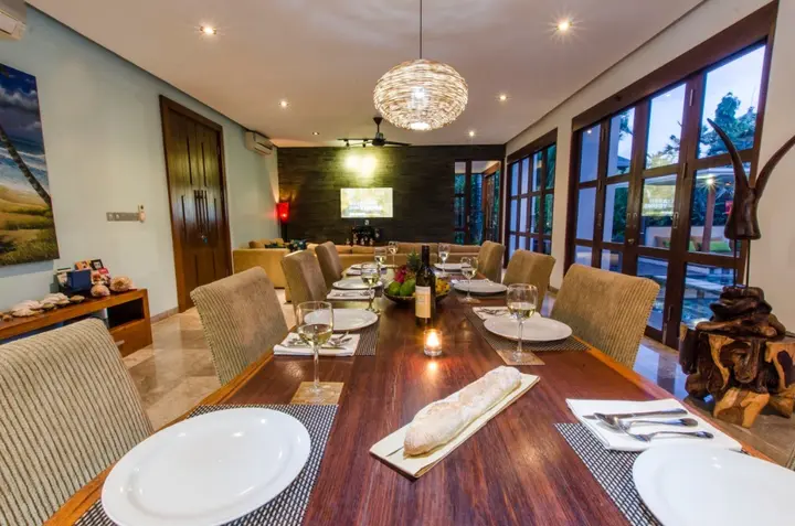 Чангу: Wonderful 4BR villa 50 meters to the beach Canggu
