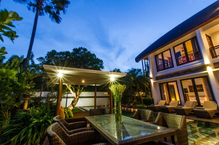 Чангу: Wonderful 4BR villa 50 meters to the beach Canggu