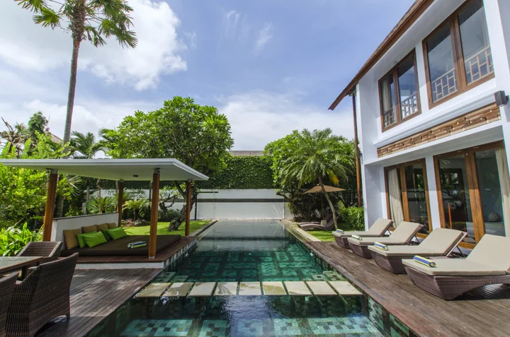 Чангу: Wonderful 4BR villa 50 meters to the beach Canggu