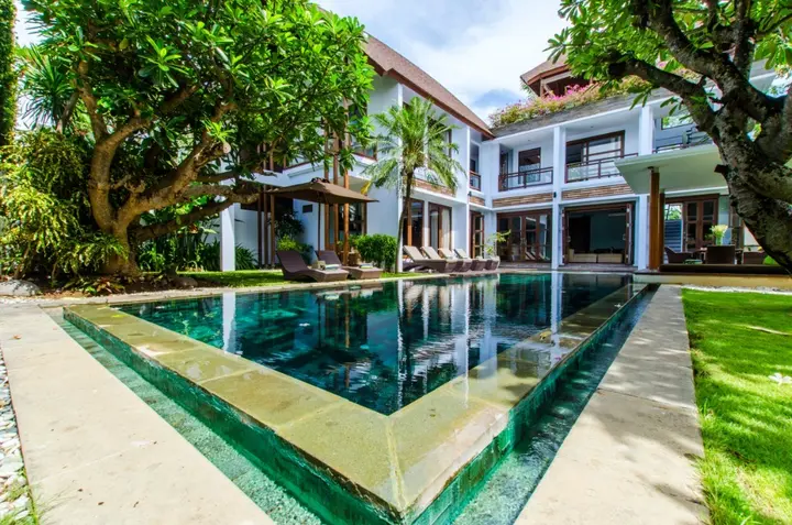 Чангу: Wonderful 4BR villa 50 meters to the beach Canggu