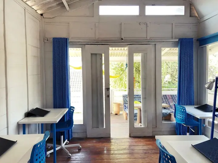 Гили Траванган: Salon de Nomad Gili T.