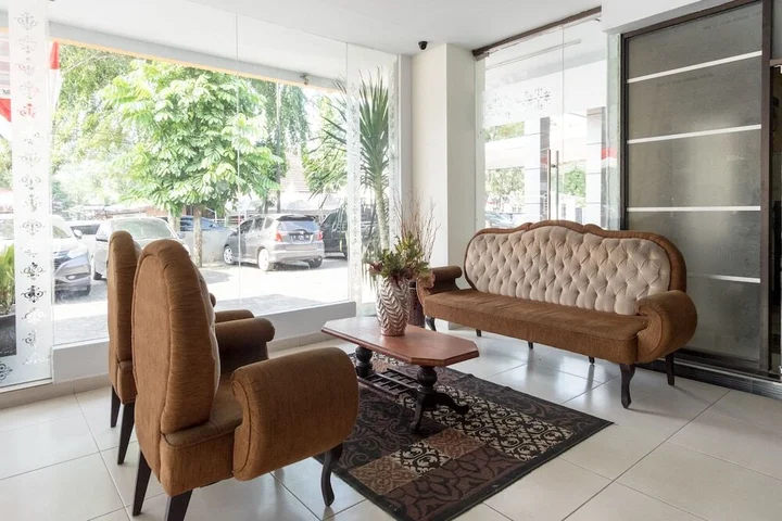 Медан: RedDoorz Plus near Cambridge City Square