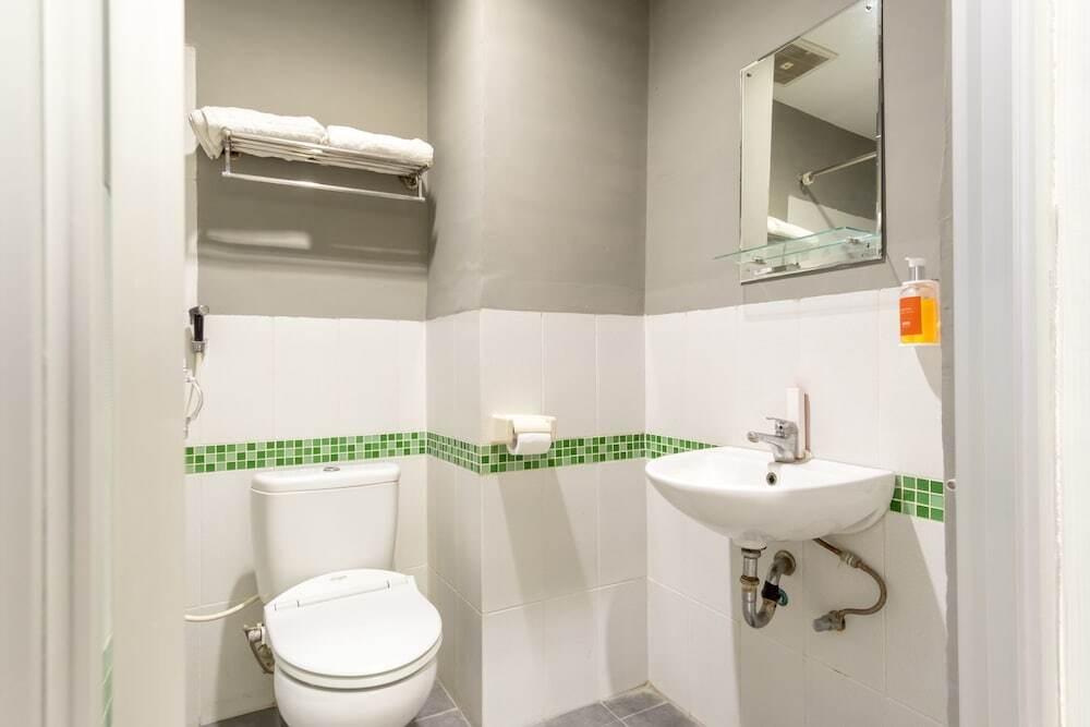 Медан: RedDoorz Plus near Cambridge City Square