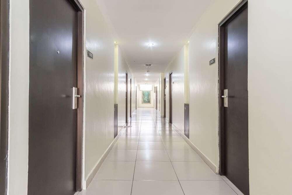 Медан: RedDoorz Plus near Cambridge City Square