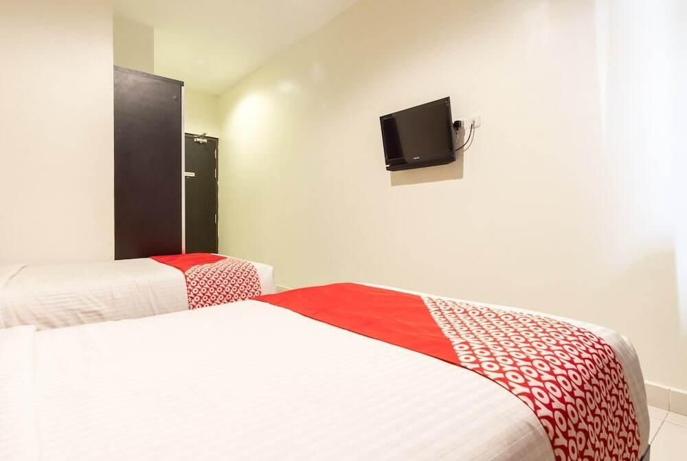 Медан: RedDoorz Plus near Cambridge City Square