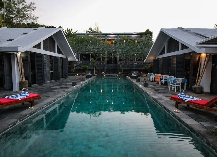 Сукасада: Le Mirage Villa Santai