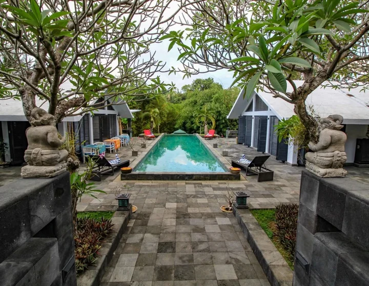 Сукасада: Le Mirage Villa Santai