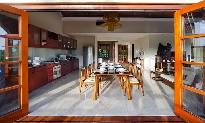 Унгасан: Cliffront Tropical Villa Cantik
