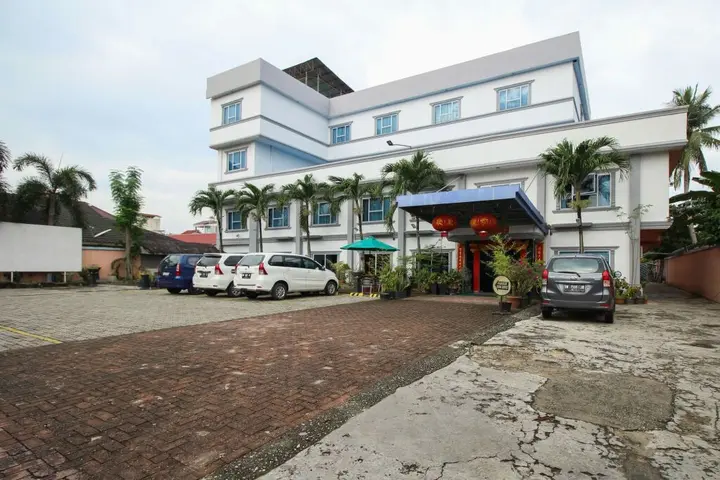 Пеканбару: RedDoorz Plus @ Jalan Dr Sutomo Pekanbaru