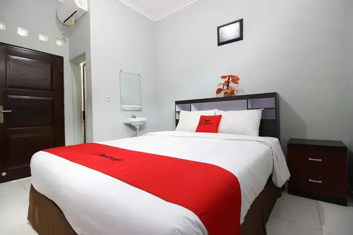Батуретно: RedDoorz near STPN Jogja