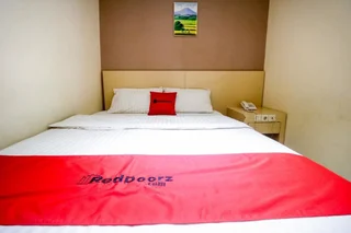 Банджармасин: RedDoorz near Pasar Tarapung Siring Banjarmasin