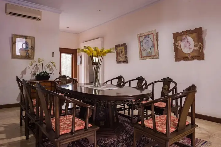 Сукавати: Villa Taman Sari