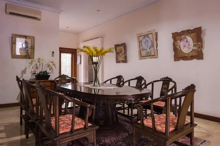 Сукавати: Villa Taman Sari