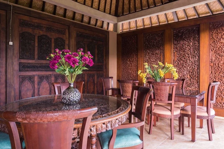 Сукавати: Villa Taman Sari