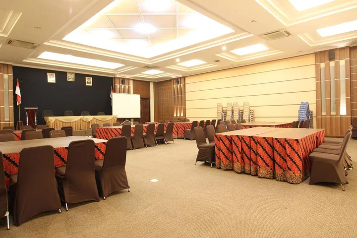 Суракарта: RedDoorz Premium @ Slamet Riyadi 2