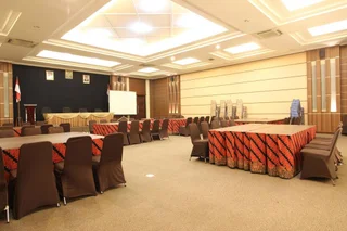 Суракарта: RedDoorz Premium @ Slamet Riyadi 2