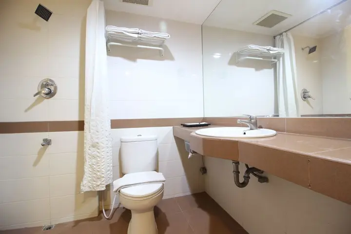 Суракарта: RedDoorz Premium @ Slamet Riyadi 2