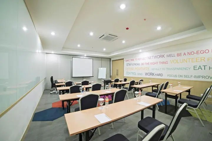 Сурабая: Palm Park Hotel Surabaya