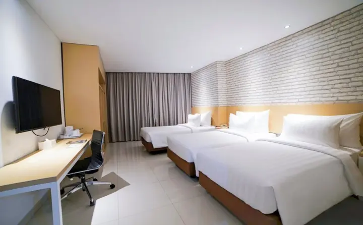 Сурабая: Palm Park Hotel Surabaya