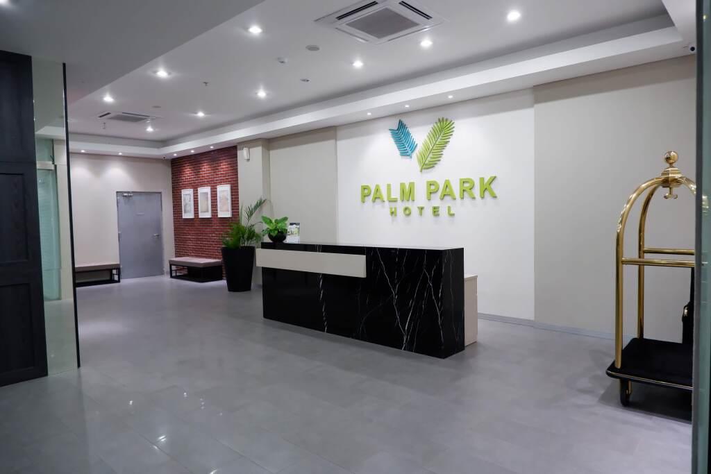 Сурабая: Palm Park Hotel Surabaya