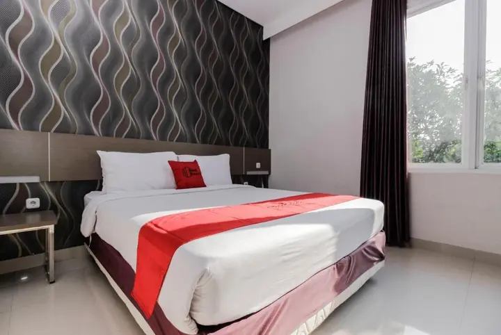 Чиребон: RedDoorz near Goa Sunyaragi