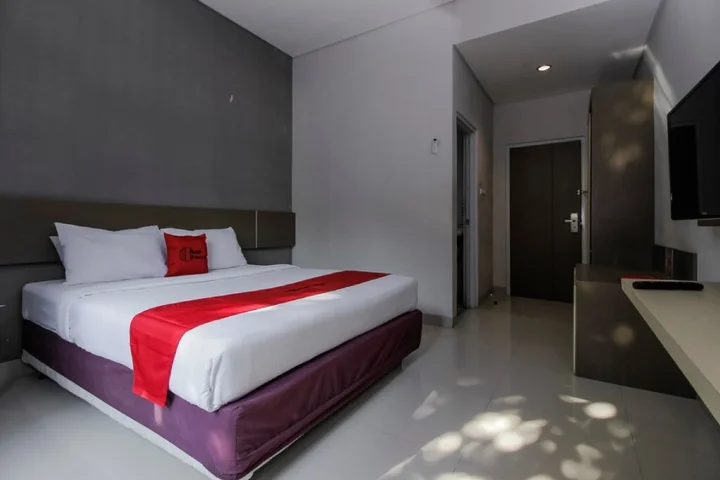 Чиребон: RedDoorz near Goa Sunyaragi