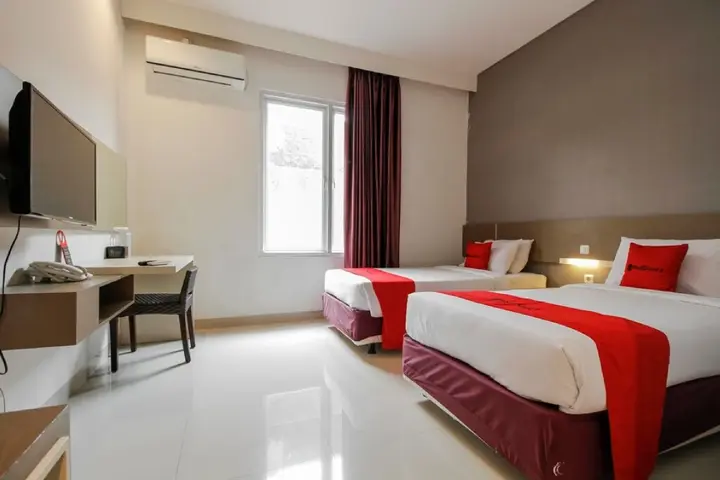 Чиребон: RedDoorz near Goa Sunyaragi