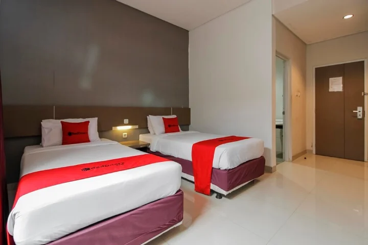 Чиребон: RedDoorz near Goa Sunyaragi