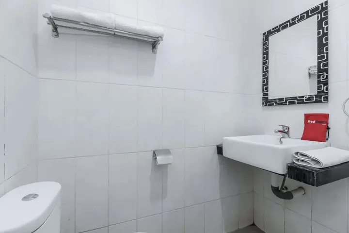 Чиребон: RedDoorz near Goa Sunyaragi