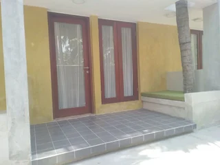 Гили Траванган: Triple Tree Villa
