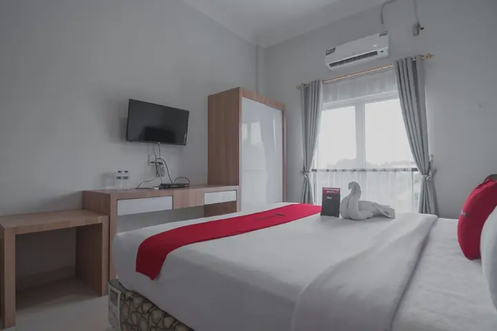 Медан: RedDoorz near Hermes Place Polonia Medan