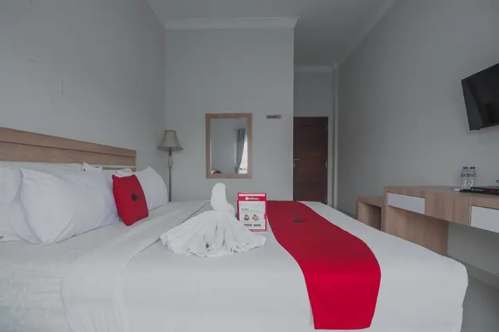 Медан: RedDoorz near Hermes Place Polonia Medan