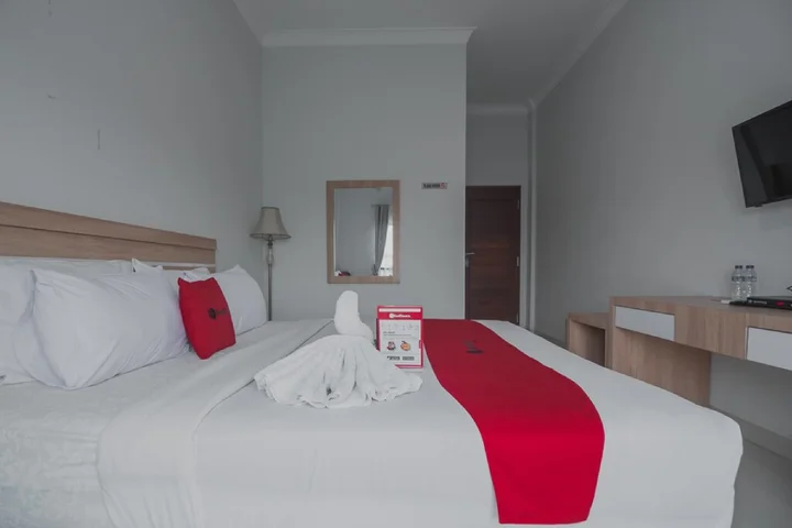 Медан: RedDoorz near Hermes Place Polonia Medan