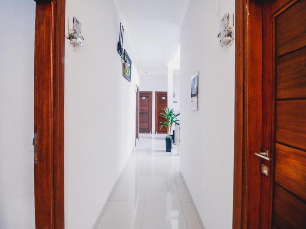 Медан: RedDoorz near Hermes Place Polonia Medan
