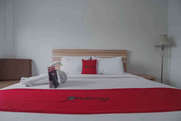 Медан: RedDoorz near Hermes Place Polonia Medan