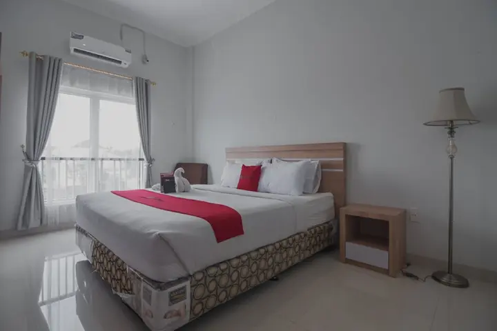 Медан: RedDoorz near Hermes Place Polonia Medan