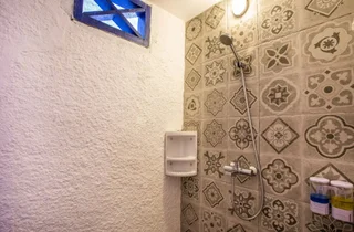 Гили Траванган: Santorini Beach Resort