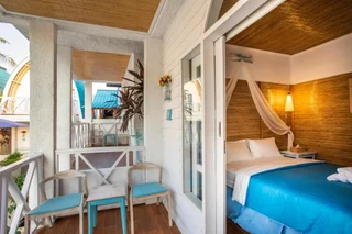 Гили Траванган: Santorini Beach Resort