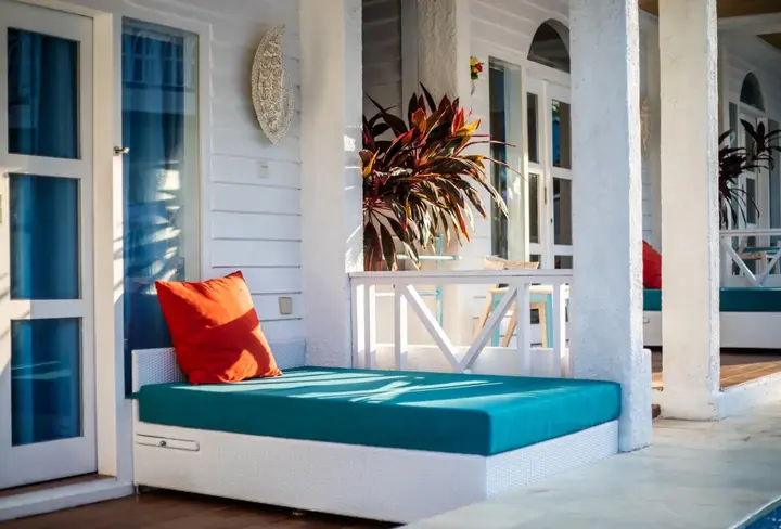 Гили Траванган: Santorini Beach Resort