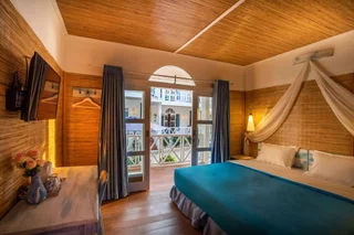 Гили Траванган: Santorini Beach Resort
