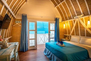 Гили Траванган: Santorini Beach Resort