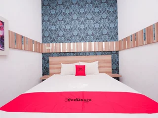 Семаранг: RedDoorz near Plaza Simpang Lima