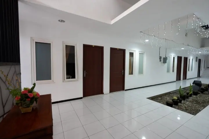 Семаранг: RedDoorz near Plaza Simpang Lima