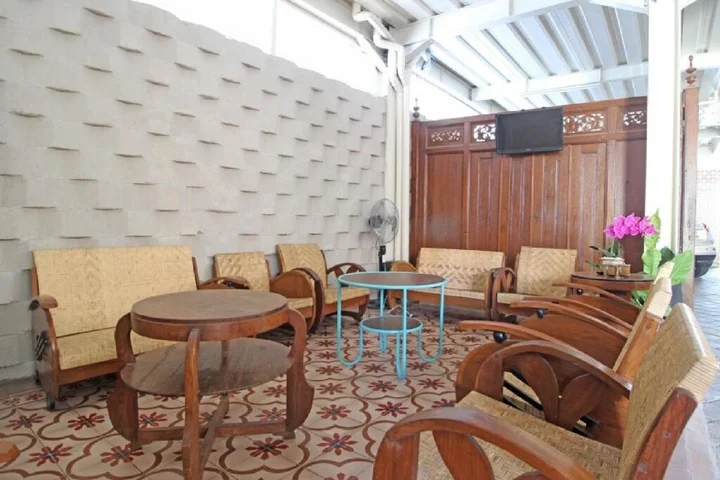 Депок: RedDoorz Plus near Hartono Mall 2
