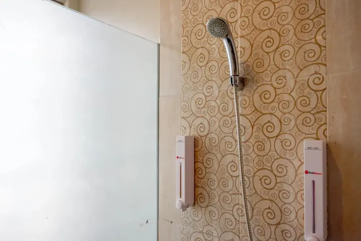 Депок: RedDoorz Plus near Hartono Mall 2