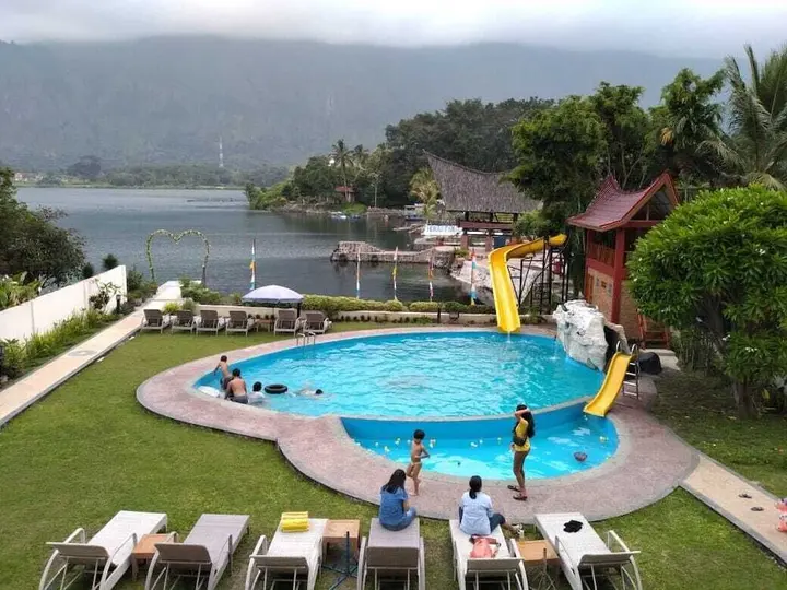 Озеро Тоба: Zoe's Paradise Waterfront Hotel